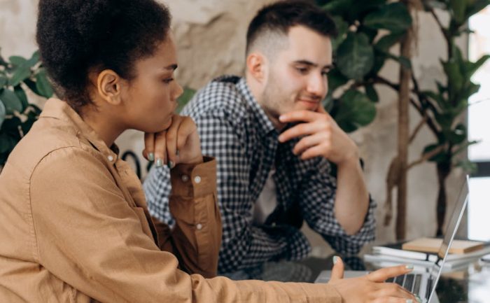 découvrez les clés d'une collaboration réussie ! apprenez à construire des relations solides, à communiquer efficacement et à atteindre des objectifs communs grâce à des stratégies éprouvées. transformez votre travail d'équipe en une expérience productive et enrichissante.