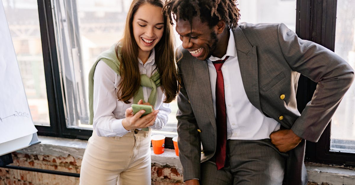 découvrez le leadership inclusif, une approche qui valorise la diversité et favorise l'engagement de toutes les voix au sein de l'équipe. apprenez à développer des compétences pour créer un environnement de travail respectueux et collaboratif, propice à l'innovation et à la performance.