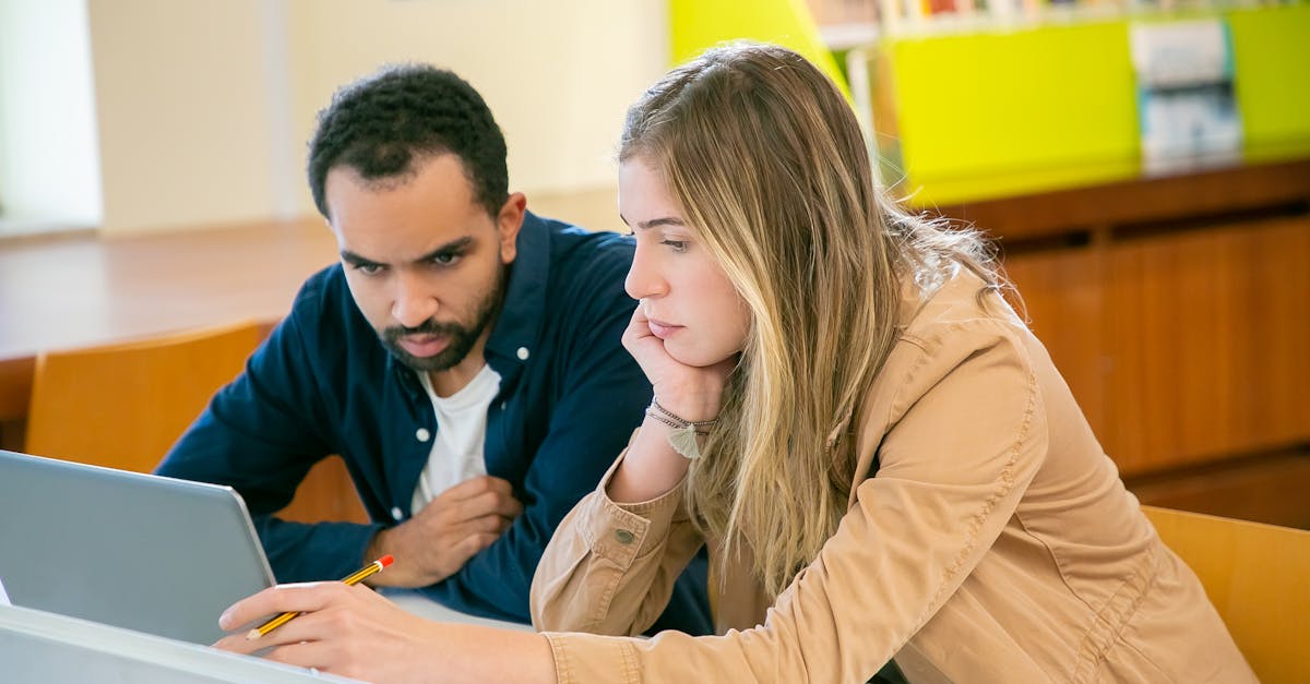 découvrez l'apprentissage collaboratif, une méthode novatrice favorisant l'échange et la coopération entre apprenants pour maximiser les résultats éducatifs et renforcer les compétences essentielles.